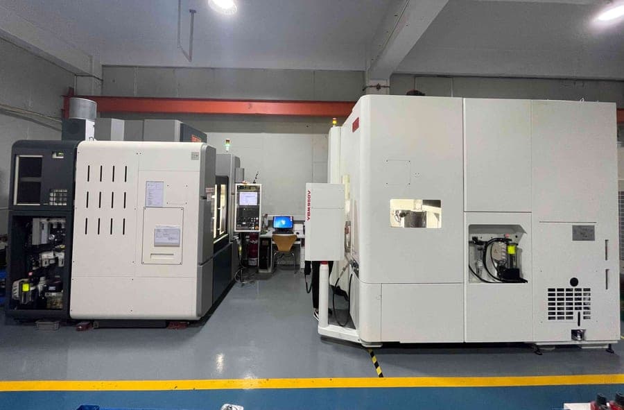 High-speed YASDA CNC machining center cutting mold steel