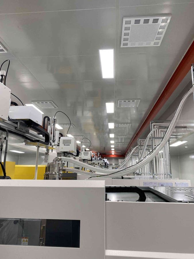 Sala de mecanizado CNC para moldes de inyección de precisión